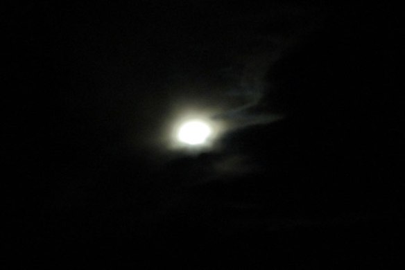 cloudy-full-moon